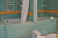 37 3rd Bathroom Japenese Soaking Tub (Hermosa Beach 4200 SQ FT 4 Bed Sleeps 16 Vacation Rental)